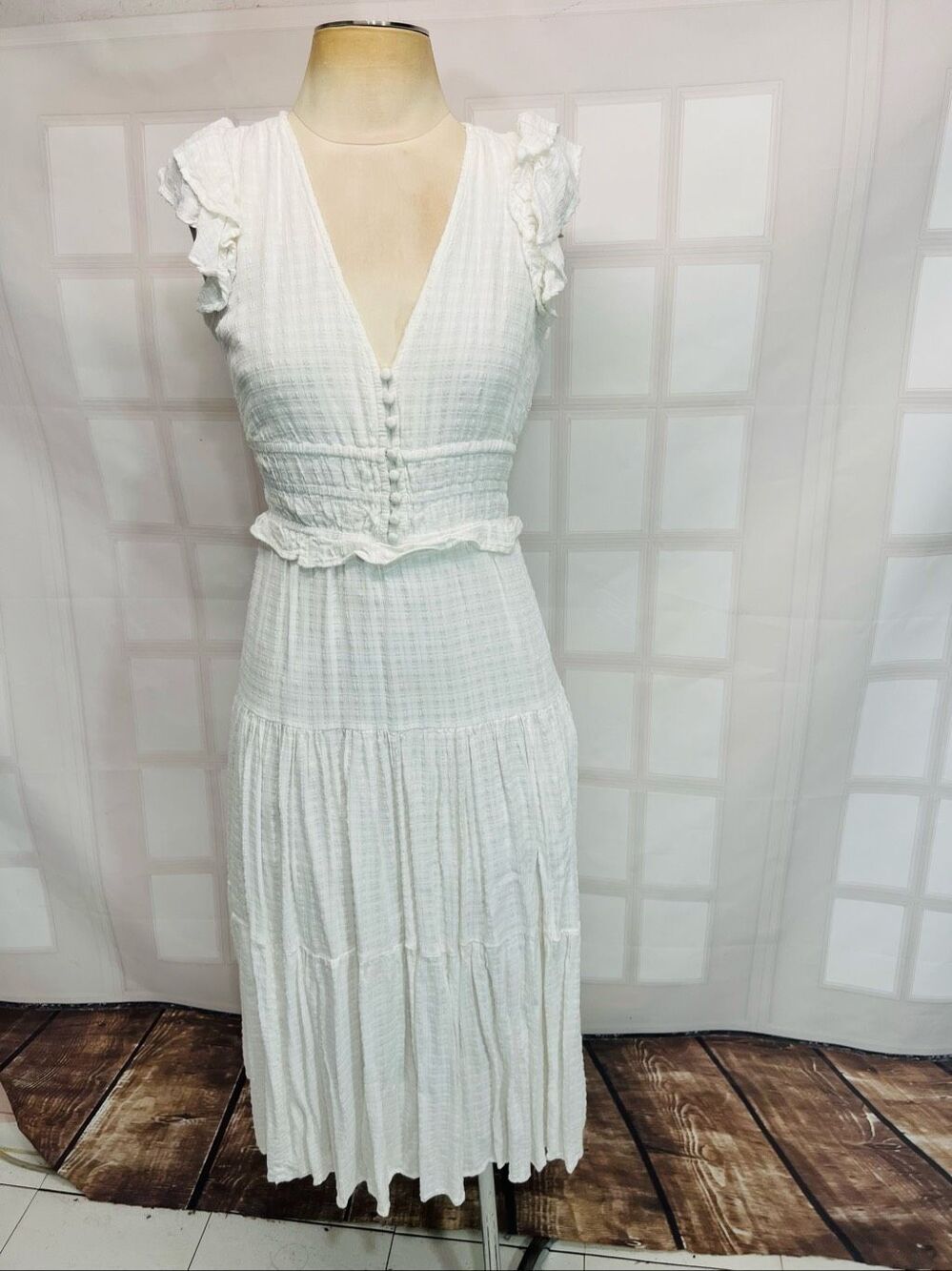 Express White Gauze Plunge V-Neck Smocked Flutter Sleeve Midi Dress Size Small